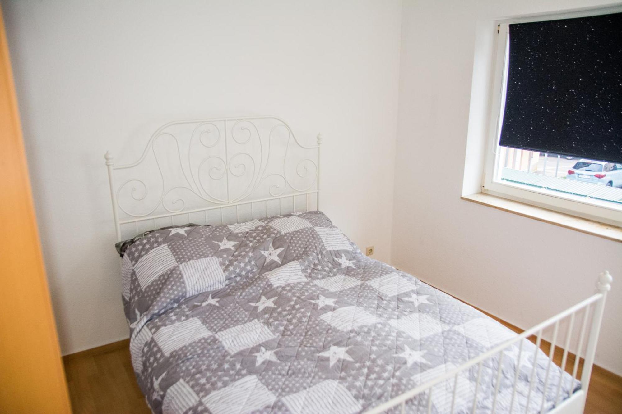 Schoene 2-Raum-Wohnung Im Zentrum Waltershausens Luaran gambar