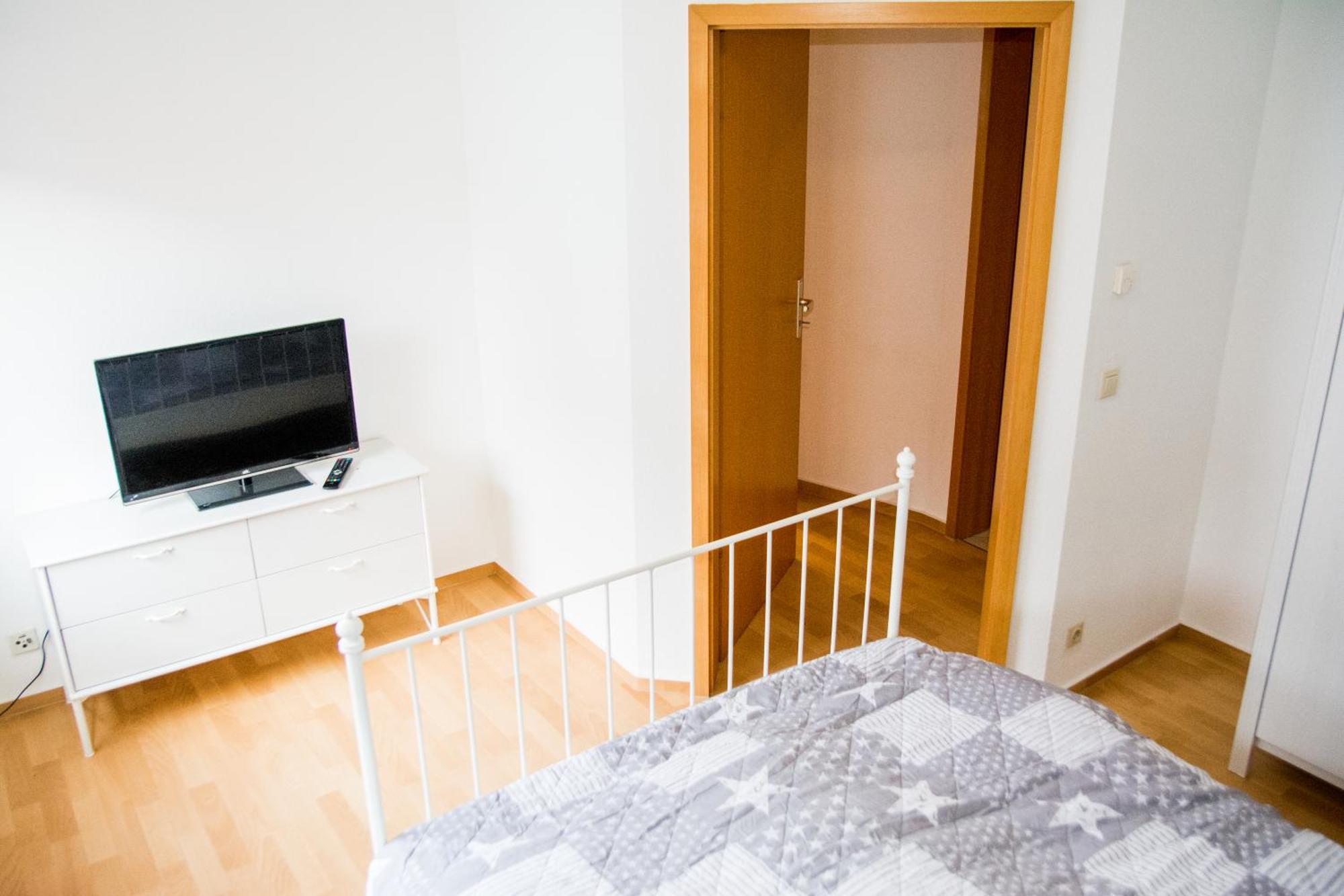 Schoene 2-Raum-Wohnung Im Zentrum Waltershausens Luaran gambar