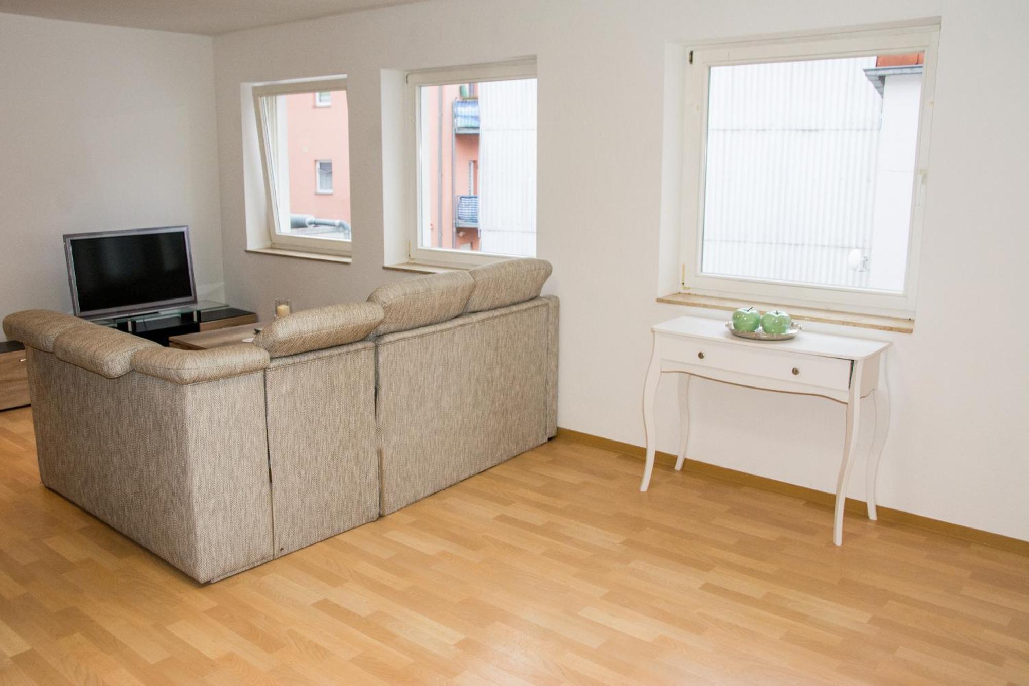 Schoene 2-Raum-Wohnung Im Zentrum Waltershausens Luaran gambar