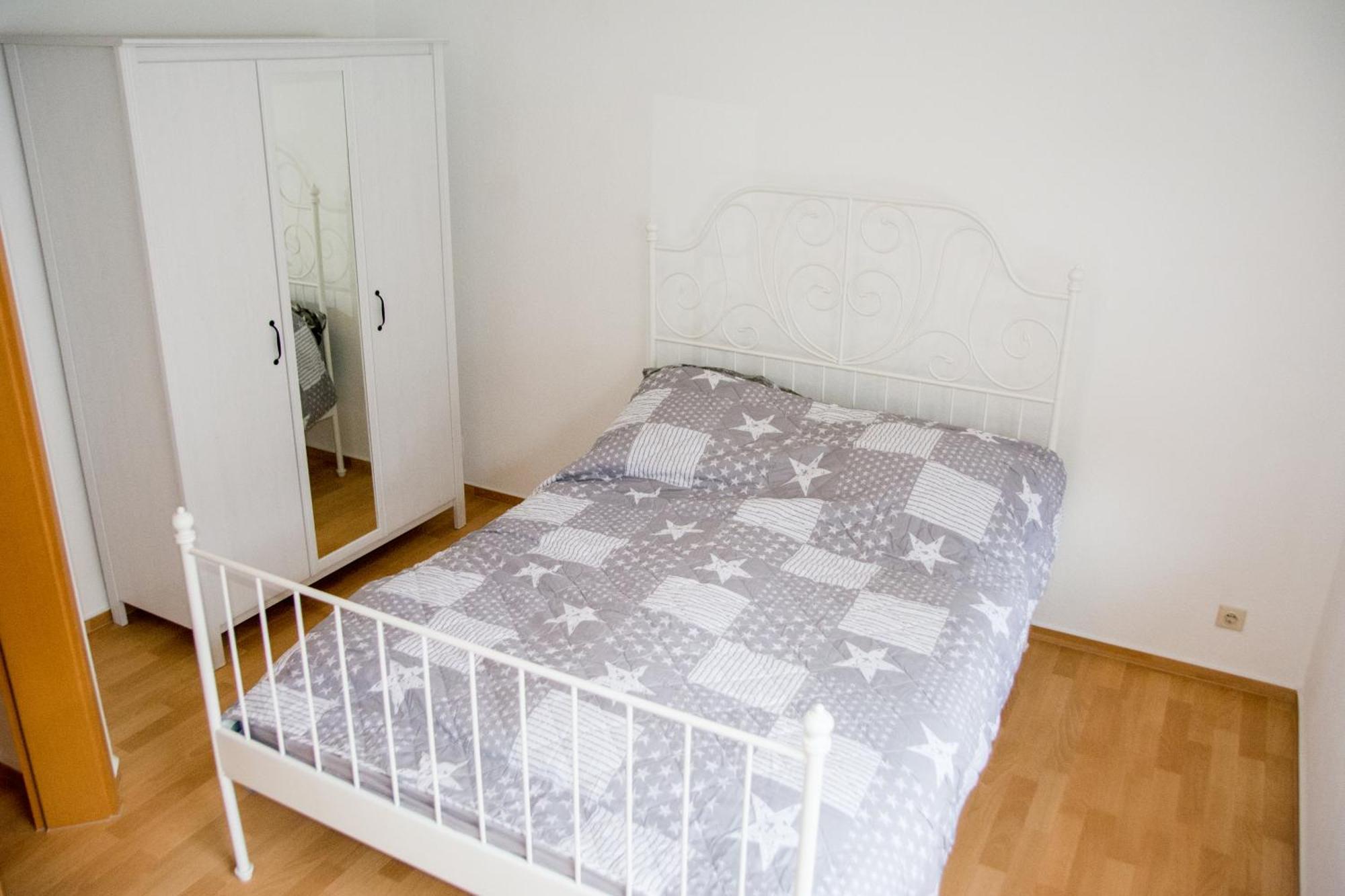 Schoene 2-Raum-Wohnung Im Zentrum Waltershausens Luaran gambar