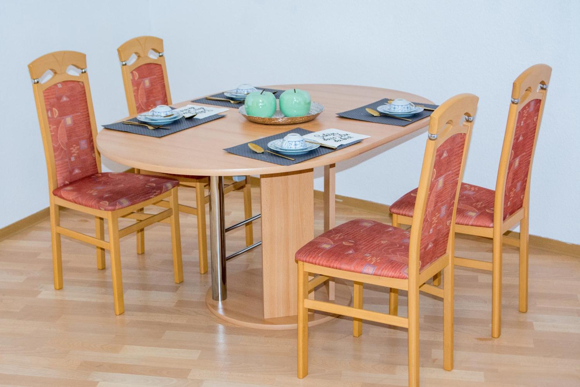 Schoene 2-Raum-Wohnung Im Zentrum Waltershausens Luaran gambar