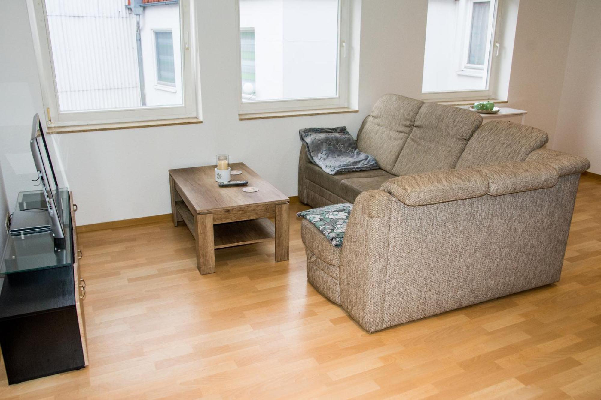 Schoene 2-Raum-Wohnung Im Zentrum Waltershausens Luaran gambar